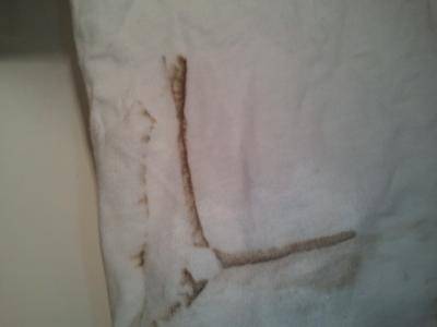 what causes brown streaks on laundry 2